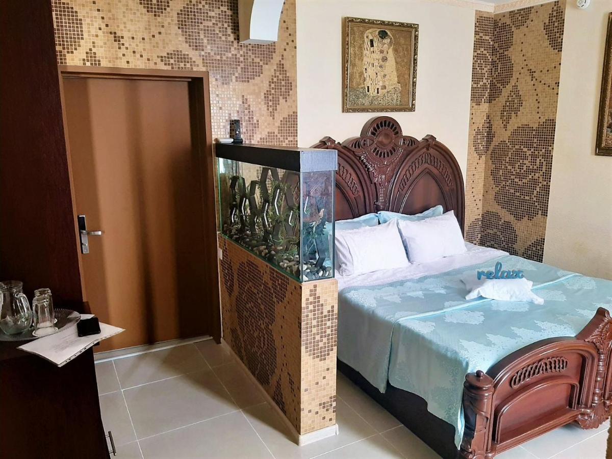Alice Place Hotel Odessa Kamer foto
