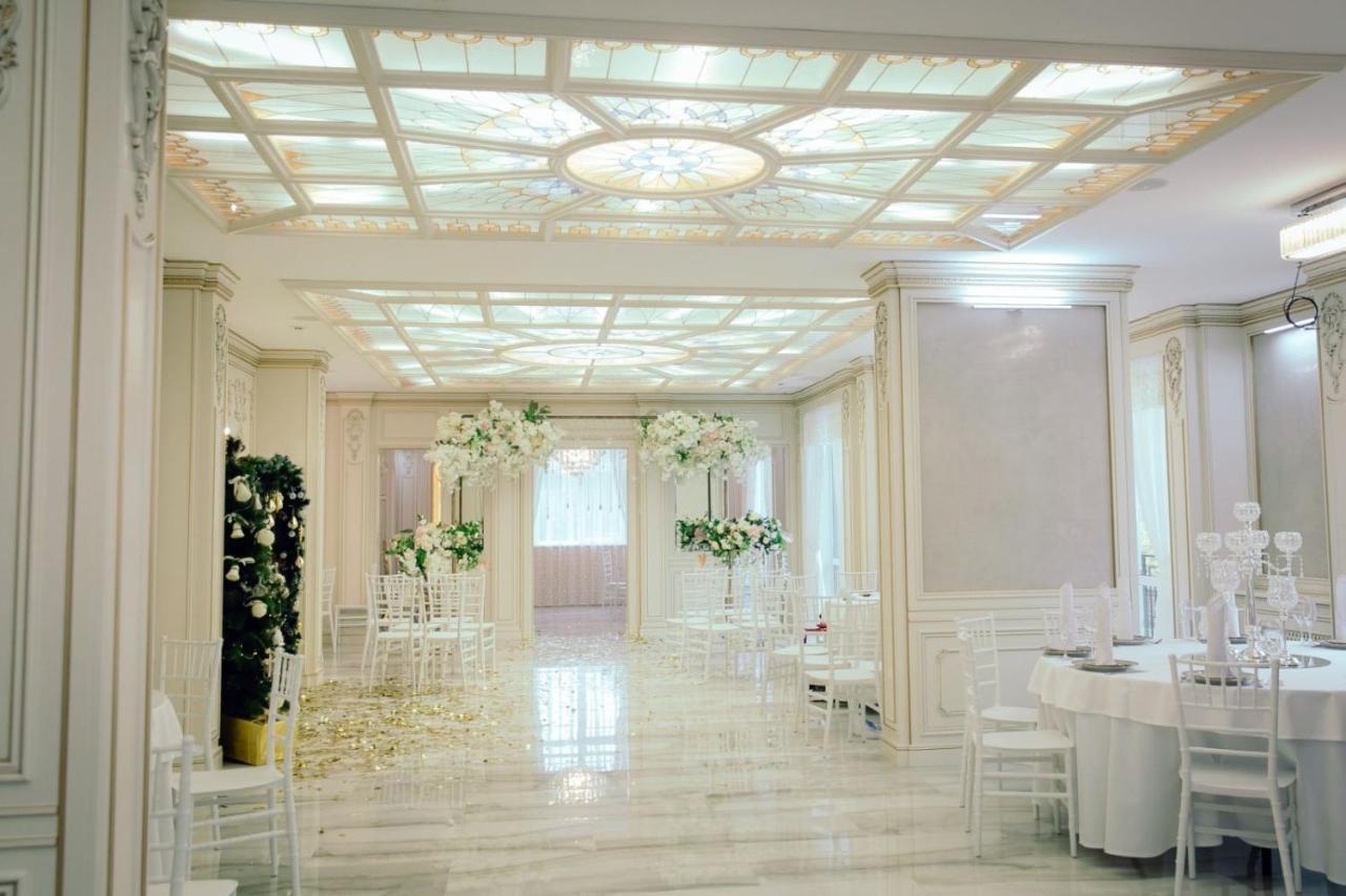 Alice Place Hotel Odessa Buitenkant foto