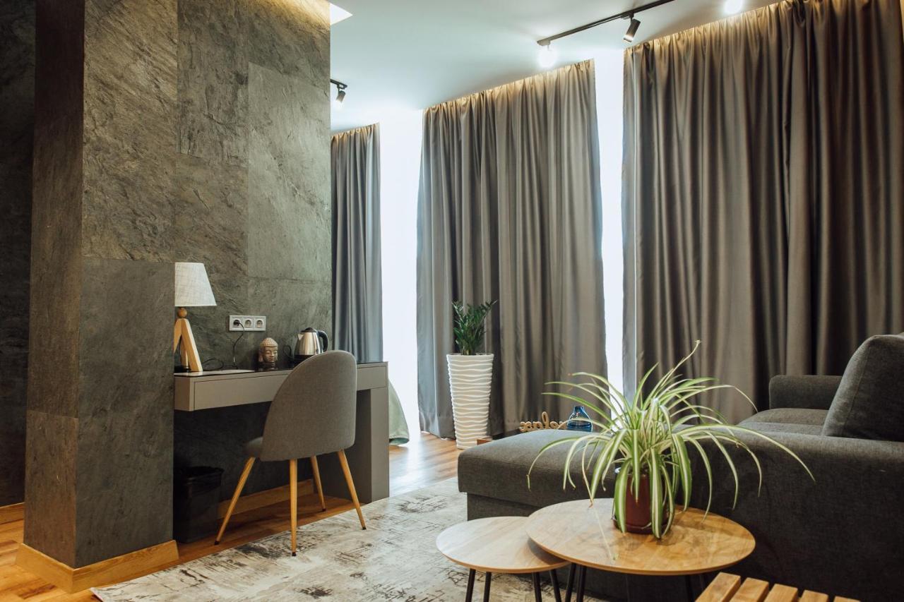Alice Place Hotel Odessa Buitenkant foto