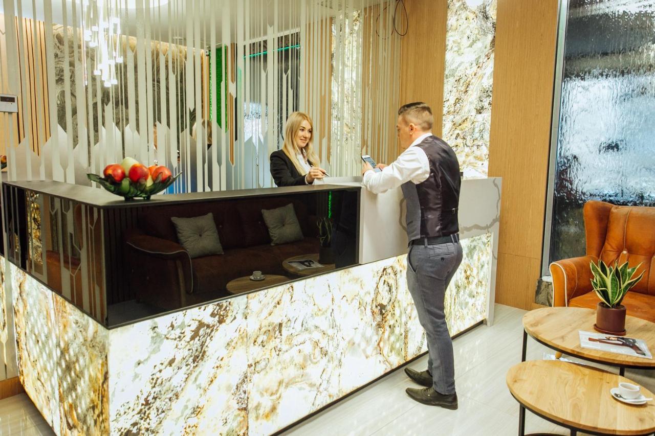 Alice Place Hotel Odessa Buitenkant foto