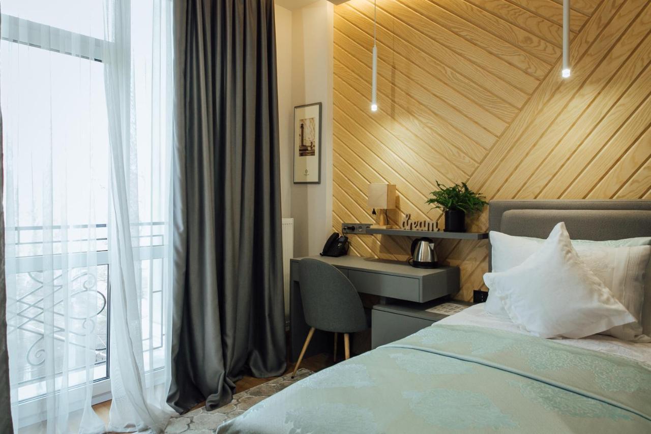 Alice Place Hotel Odessa Buitenkant foto